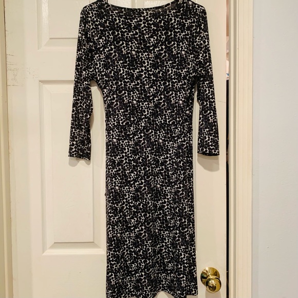 H & M black and white patterned wrap dress. - Picture 2 of 4